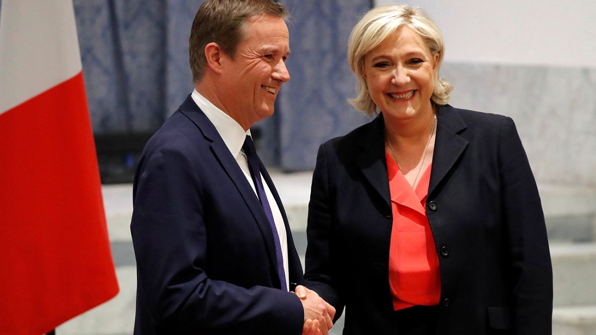 Présidentielle : Le Pen veut faire de Dupont-Aignan son Premier ministre