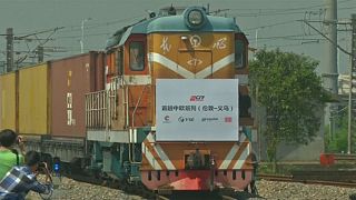 وصول أول قطار من بريطانيا إلى الصين