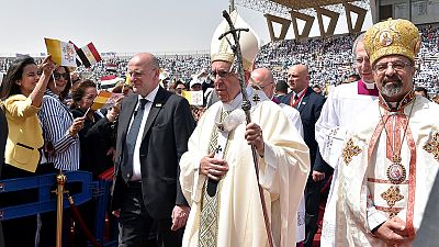 Papa Francesco celebra messa al Cairo di fronte a 30000 persone