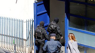 توجيه الاتهام إلى ثلاثة أشخاص عقب احباط اعتداء في فرنسا