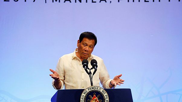 Rodrigo Duterte pede a Washington e a Pyongyang que parem de "jogar com os seus brinquedos" Rodrigo Duterte pede a Washington e a Pyongyang que parem de "jogar com os seus brinquedos"