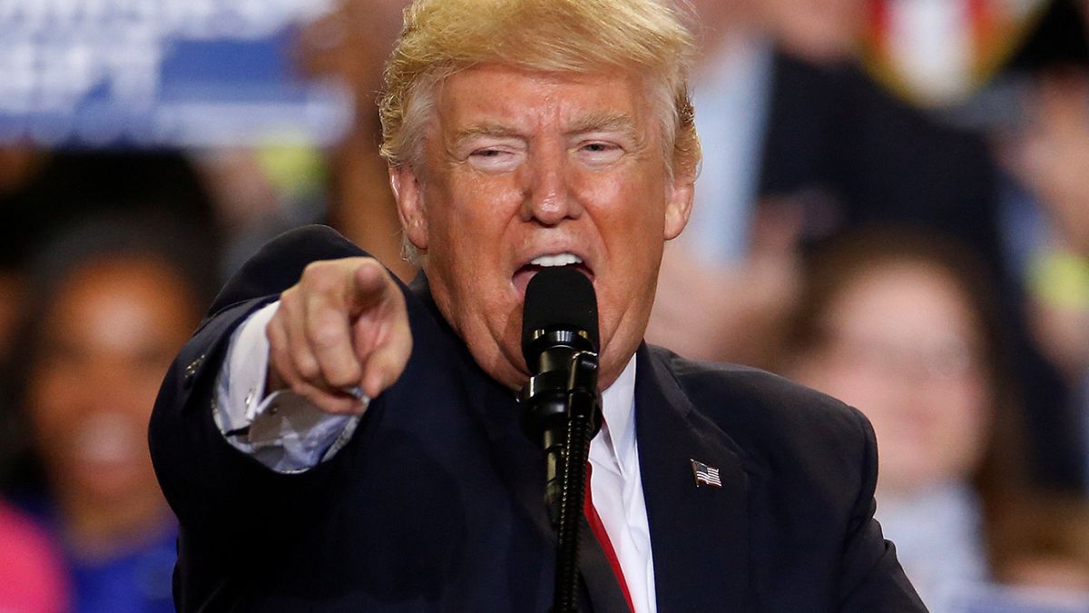Trump blasts 'failing media' at 100-day rally in Pennsylvania