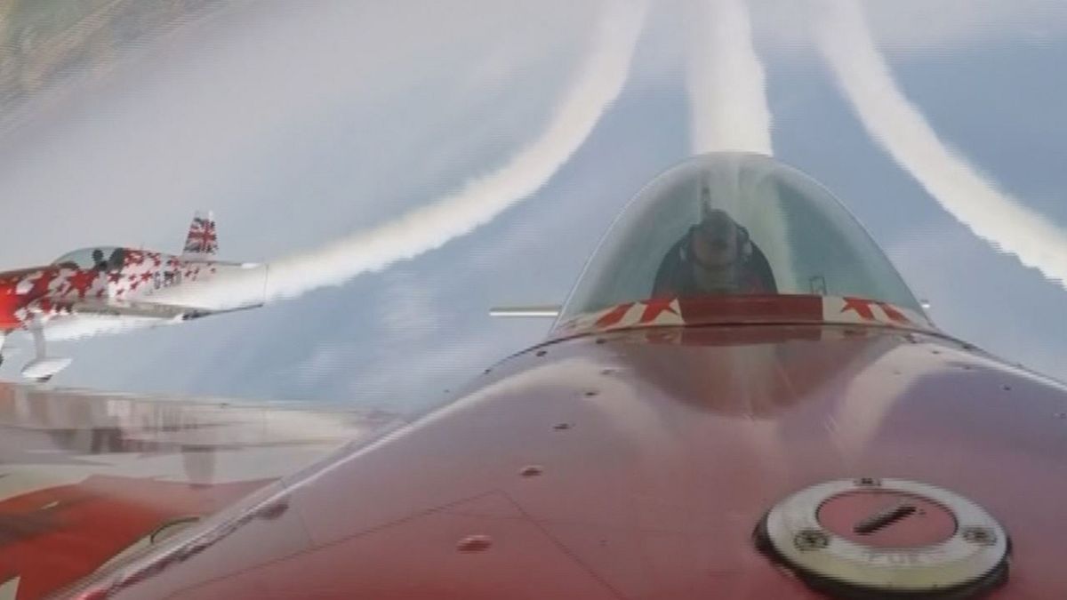 Watch: British Global Stars aerobatic team performs at Zhengzhou Airshow
