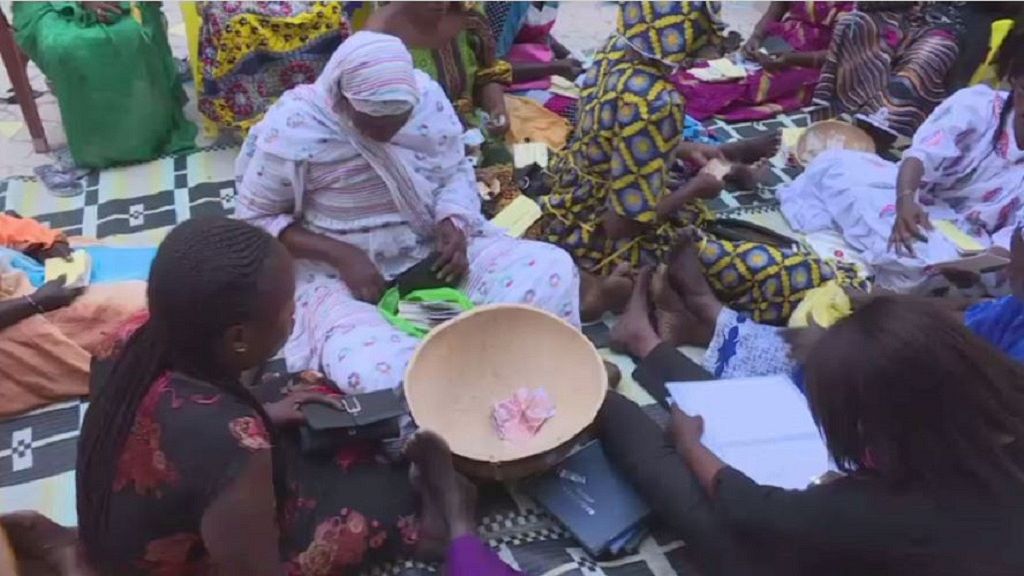 Traditional micro-credit scheme helps Senegalese women do business