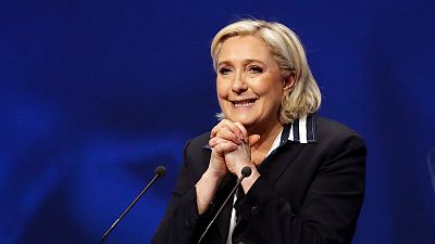 Marine Le Pen habla ahora de cohabitación entre el franco y el euro