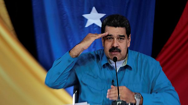 Президент Мадуро обещает повысить зарплаты и провести выборы Президент Мадуро обещает повысить зарплаты и провести выборы