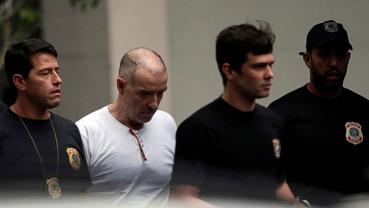 El magnate brasileño, Eike Batista, sale de la cárcel