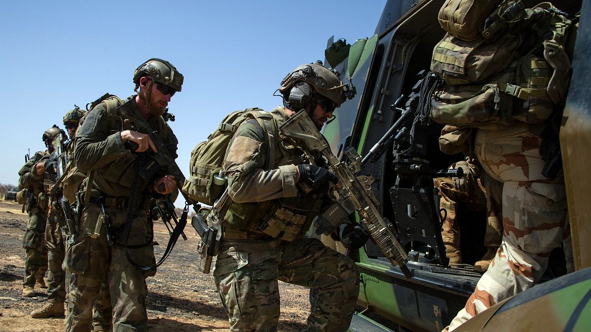 الجيش الفرنسي يعلن مقتل واعتقال نحو عشرين عنصرا متطرفا في مالي