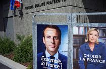 Presidenciais França: Macron e Le Pen tentam seduzir eleitorado indeciso