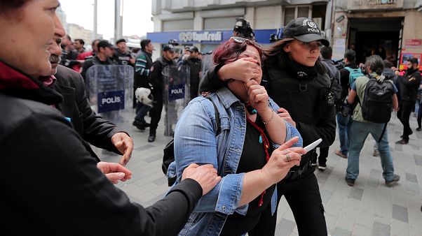 پلیس ترکیه شماری معترض را در روز جهانی کارگر بازداشت کرد پلیس ترکیه شماری معترض را در روز جهانی کارگر بازداشت کرد