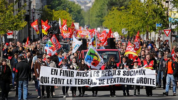 Enfrentamientos violentos en las manifestaciones del Primero de Mayo en París Enfrentamientos violentos en las manifestaciones del Primero de Mayo en París