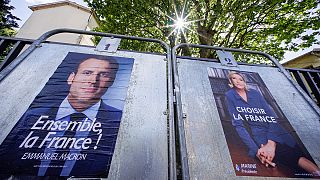 French election countdown: Macron 'ahead' but Le Pen fights on