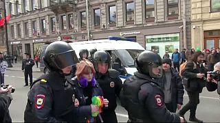 روسيا: اعتقال ناشطين احتجوا على اضطهاد المثليين في الشيشان