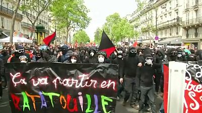 Paris'teki 1 Mayıs kutlamalarında 6 polis yaralandı