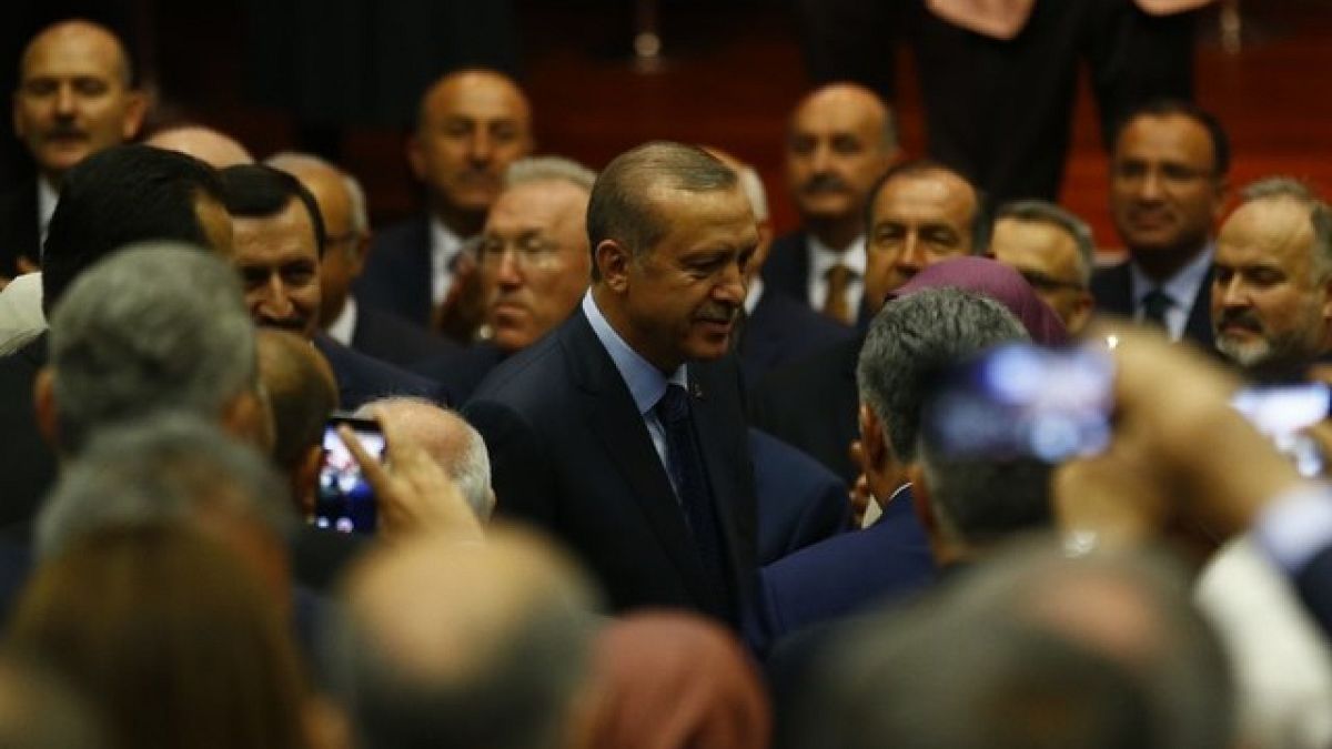 أردوغان ينضم مجدداً إلى حزب العدالة والتنمية بعد التعديلات الدستورية