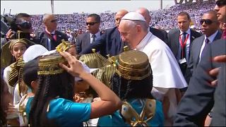 Egypt: Thousands cheer Pope Francis in Cairo [no comment]