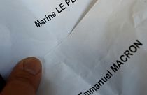 دوئل انتخاباتی فرانسه؛ لوپن به ماکرون نزدیک تر می شود
