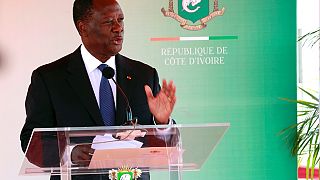 Le président ivoirien annonce des ajustements face à la chute des prix du cacao