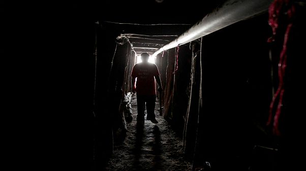 انفجار در معدن زغال سنگ در استان گلستان ایران دهها کشته و مصدوم بر جا گذاشت انفجار در معدن زغال سنگ در استان گلستان ایران دهها کشته و مصدوم بر جا گذاشت