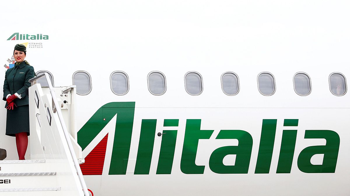 Alitalia: El Gobierno italiano nombra tres administradores e inyecta 600 millones para evitar su quiebra