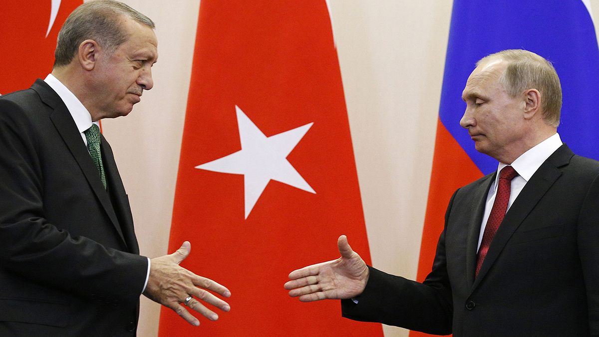 Erdogan et Poutine annoncent un projet commun afin de «pacifier» la Syrie