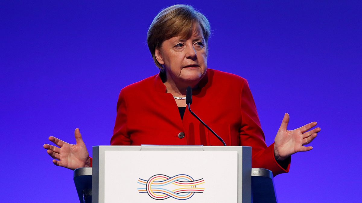 Angela Merkel harcolna a protekcionista gazdaságpolitika ellen