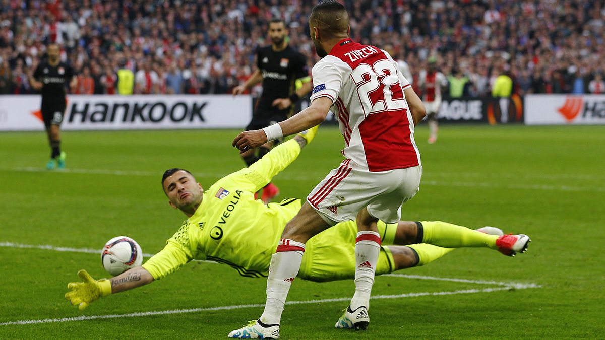 Liga Europa 1/2 final: Ajax goleia Lyon e Mourinho já pensa na final