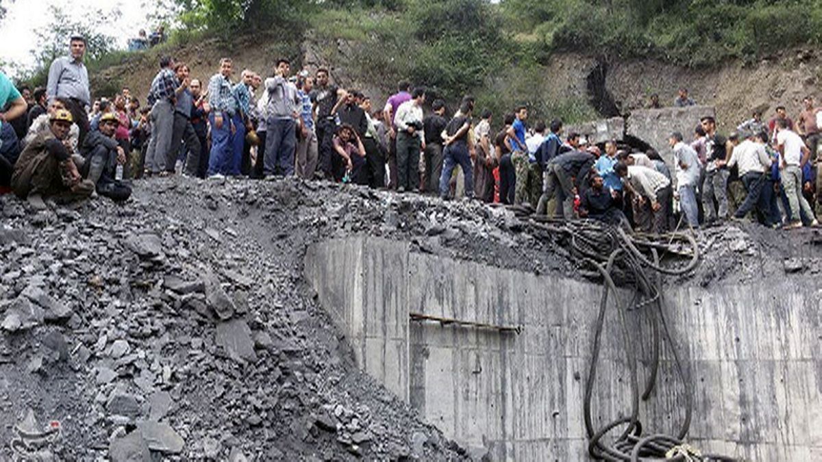 شاهد: انفجار كبير في منجم للفحم بشمال ايران