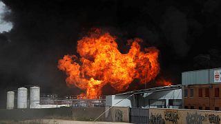 Испания: из-за пожара на заводе пострадали десятки человек