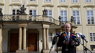 Primeiro-ministro checo adia demissão por causa de ministro suspeito de fraude