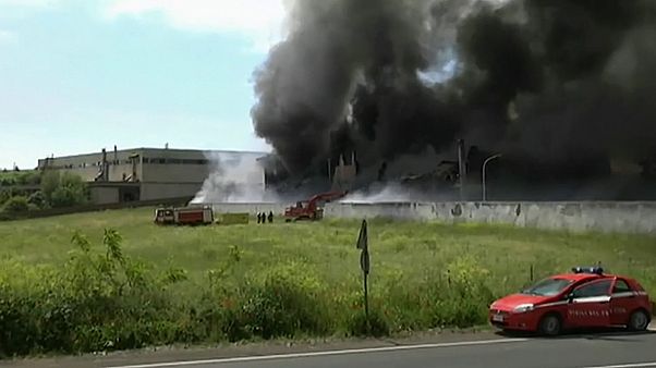 Mérgező füst gomolyog Róma környékén Mérgező füst gomolyog Róma környékén