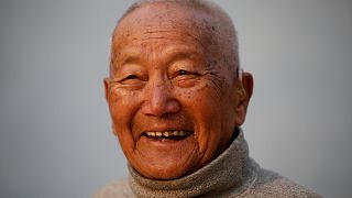 'Everest'e tırmanan en yaşlı dağcı' rekorunu kırmaya çalışırken öldü