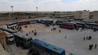 سوريا: إجلاء مسلحين من "جبهة النصرة" السابقة من مخيم اليرموك