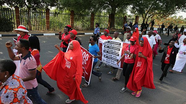 Nijerya'da Boko Haram'ın elinden kurtulan kızlar Abuja'ya ulaştı Nijerya'da Boko Haram'ın elinden kurtulan kızlar Abuja'ya ulaştı