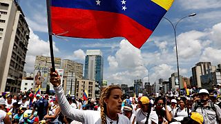 Venezuela. Lilian Tintori visita Leopoldo Lopez in carcere dopo 35 giorni