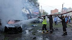 Several die in car bomb cafe attack in Somalia