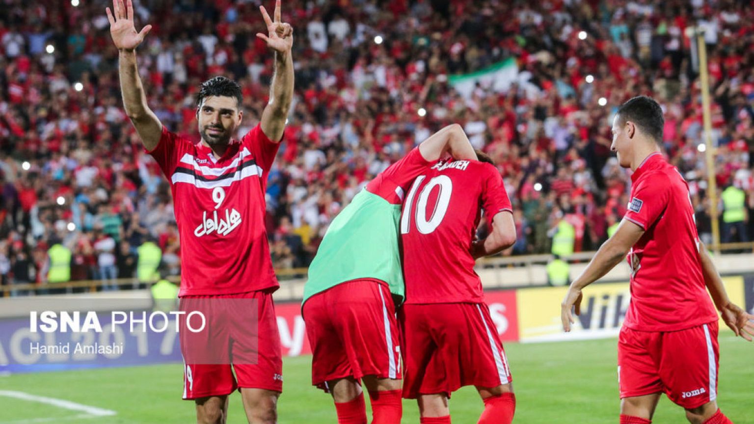 هتریک طارمی در شب صعود رویایی پرسپولیس