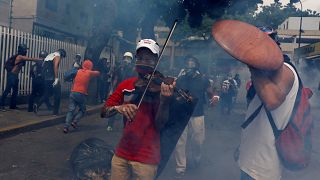 قانون اساسی ونزوئلا، کودتا یا اصلاح؟