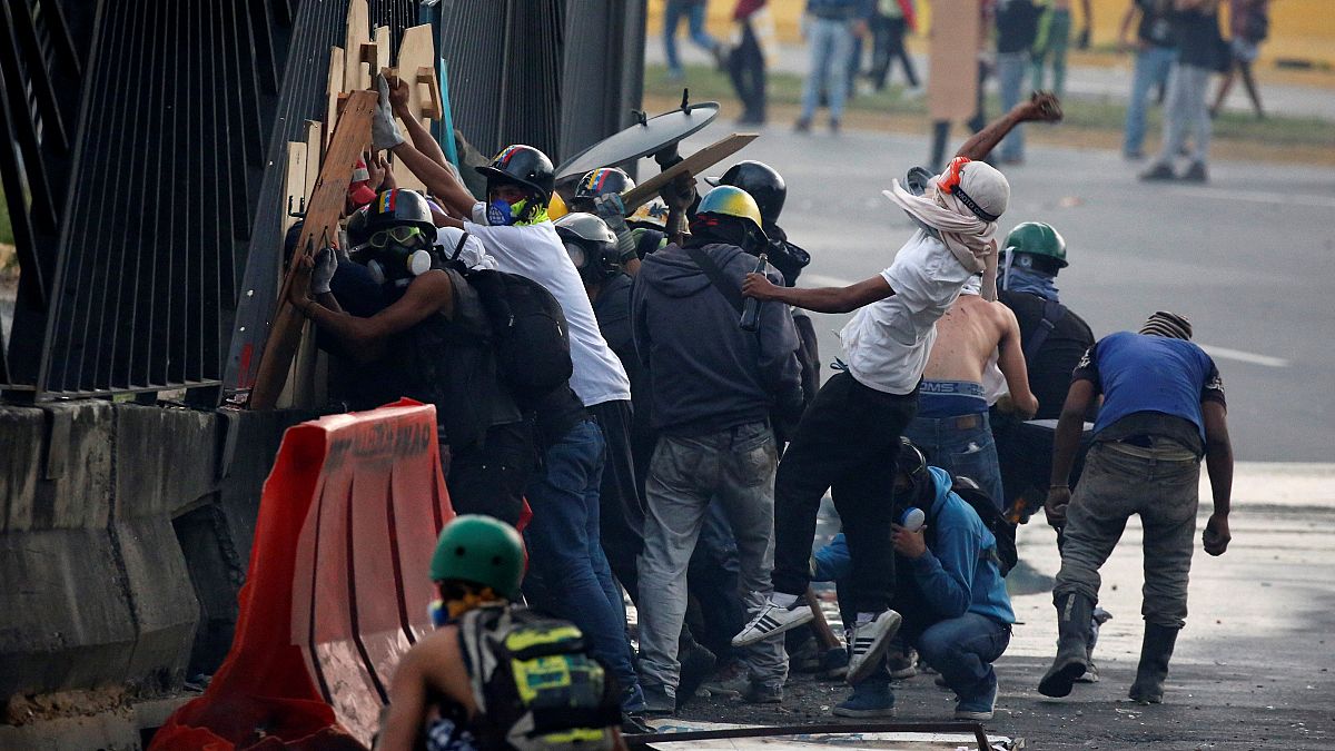 36 قتيلا خلال خمسة أسابيع في مظاهرات فنزويلا