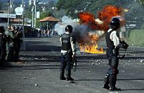 فنزويلا: اشتباكات عنيفة بين محتجين وقوات الأمن على خلفية محاكمة عسكرية لمدنيين