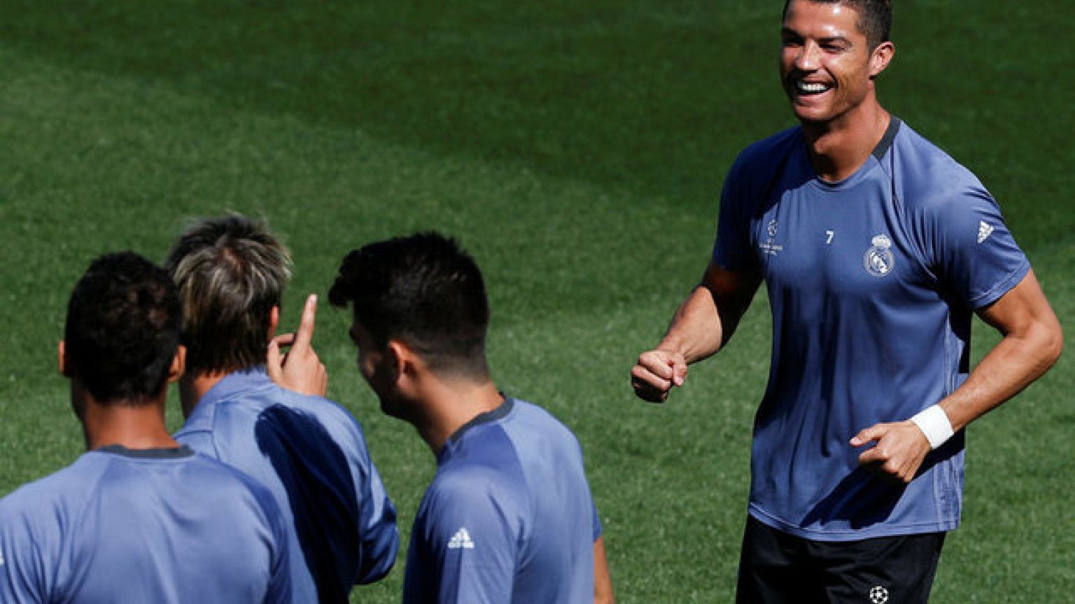 ريال مدريد في مواجهة الاتليتيكو للتأهل إلى نهائي دوري أبطال أوروبا