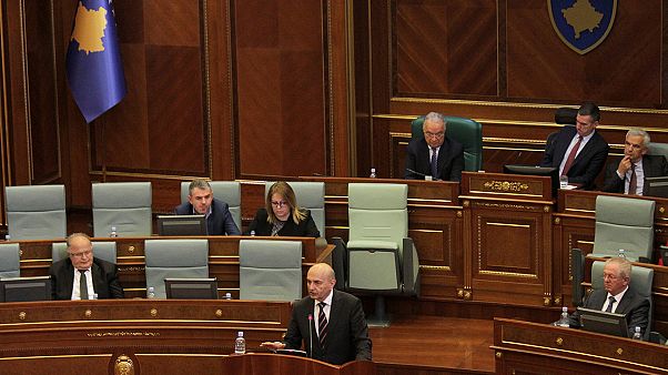 Kosova'da hükumet düştü; 45 gün içinde sandığa gidilecek Kosova'da hükumet düştü; 45 gün içinde sandığa gidilecek