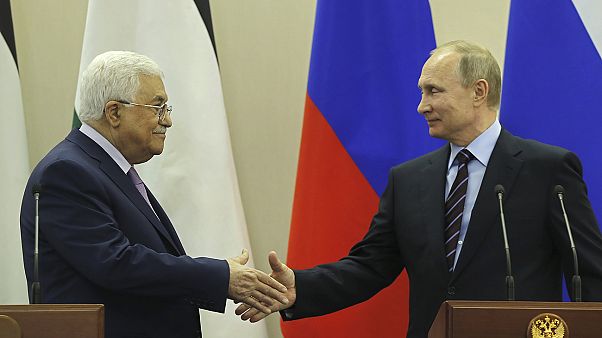 Putin e Abbas discutem processo de paz Putin e Abbas discutem processo de paz
