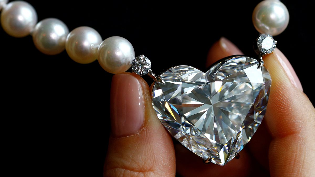 Hatalmas gyémántszívet bocsát árverésre a Christie's