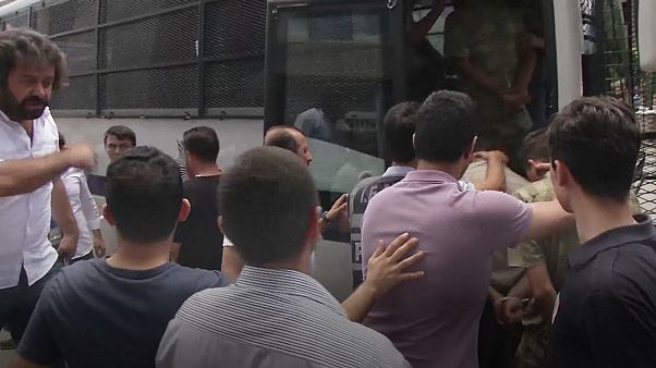 Νέο κύμα συλλήψεων στην Τουρκία Νέο κύμα συλλήψεων στην Τουρκία