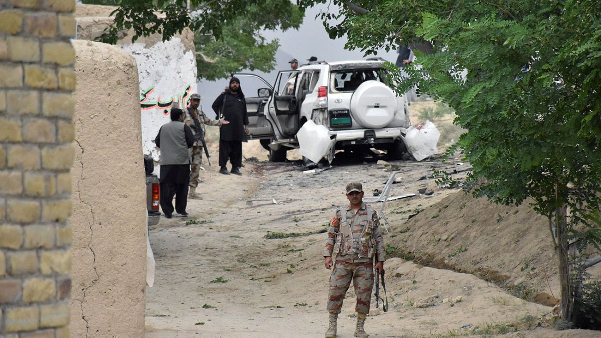 Pakistan bombing 'targets Senate deputy chairman'