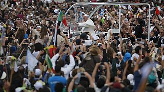Pásztorgyerekeket avatott szentté a pápa