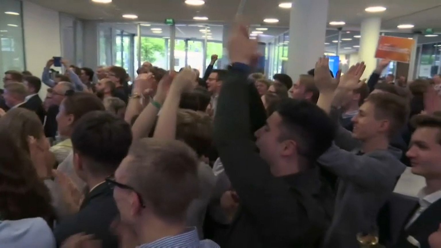 Allemagne : une victoire régionale clef pour Angela Merkel