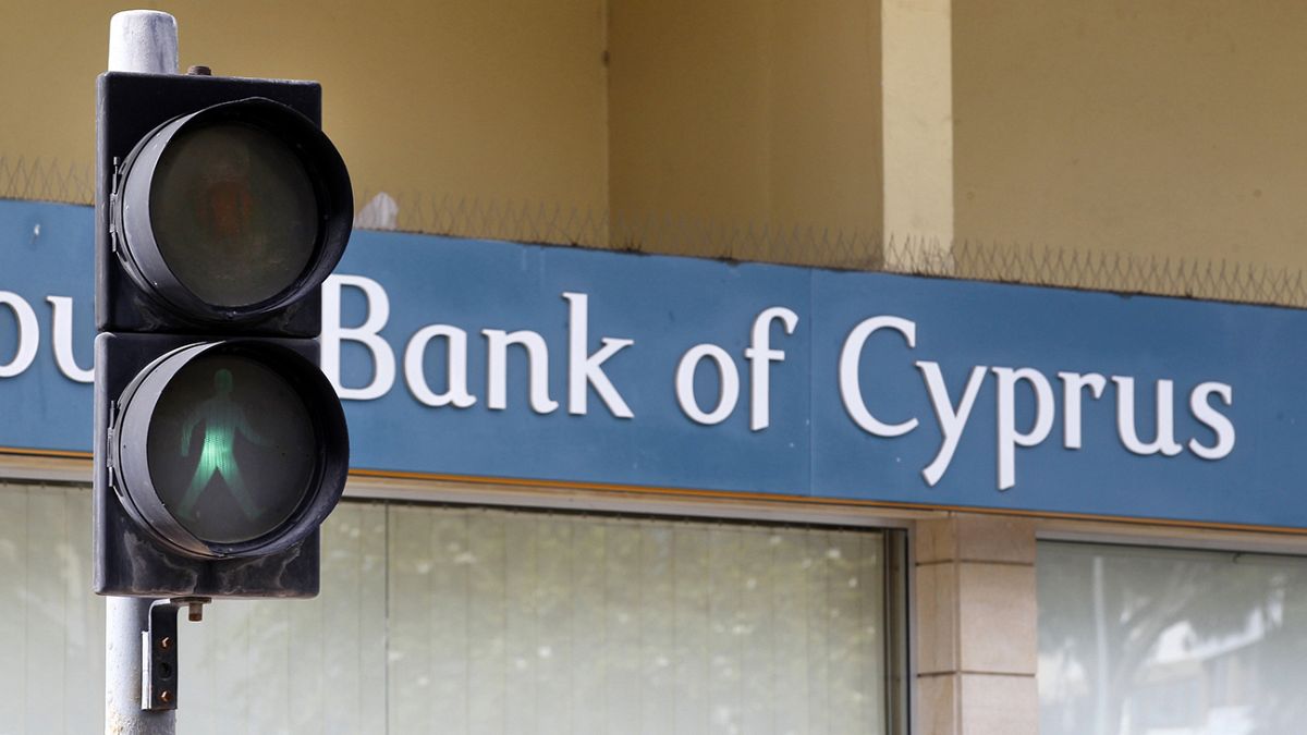 Κύπρος: Η Τράπεζα Κύπρου πουλά «κόκκινα» δάνεια