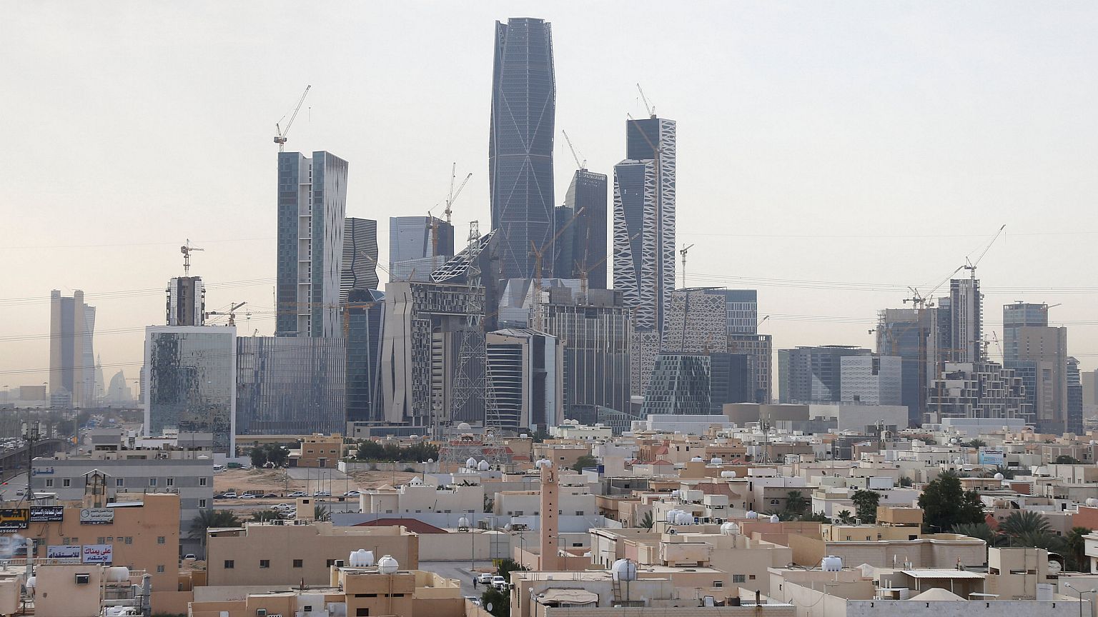 "هيئة الأمر بالمعروف والنهي عن المنكر" تطور آليات عملها وتستخدم الـ "آيباد"